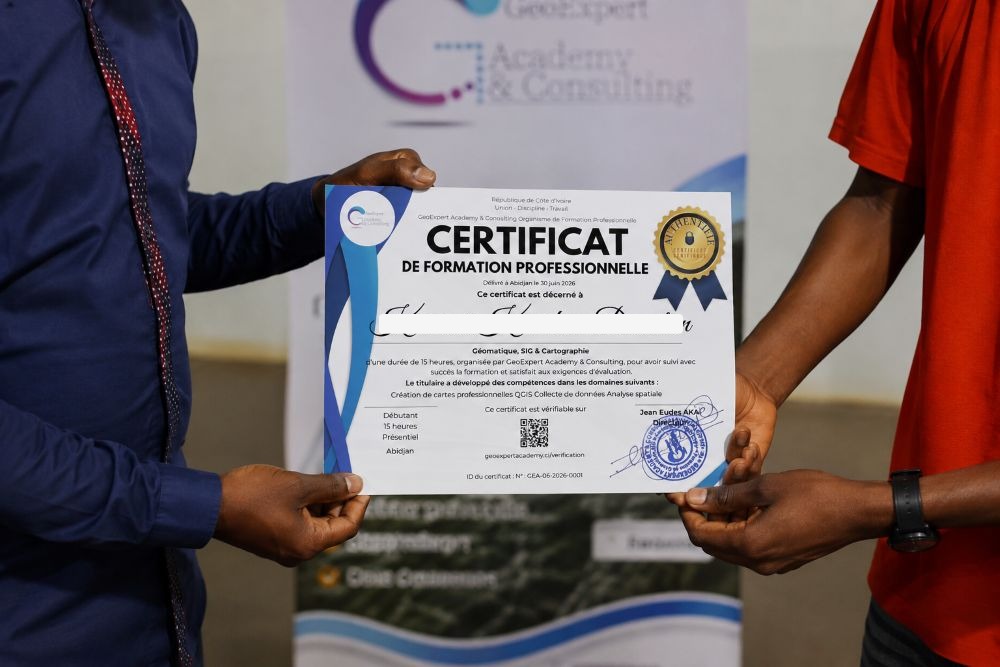 Remise de certificat GeoExpert Academy
